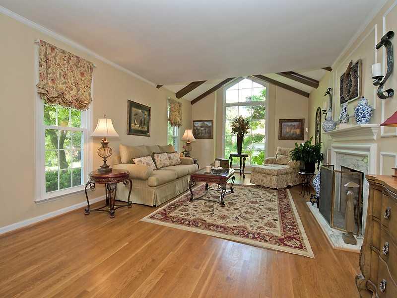 624 Trotwood Ridge Road Upper St. Clair, PA 15241 - Photo 5 of 22 Living Room.