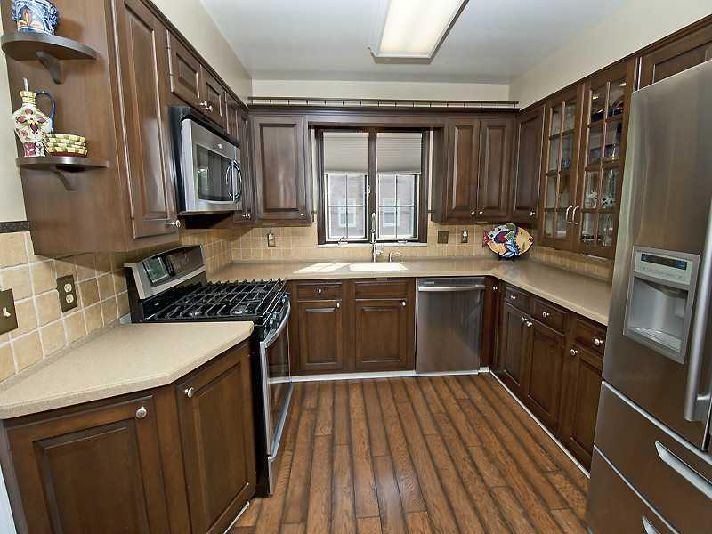 624 Trotwood Ridge Road Upper St. Clair, PA 15241 - Photo 9 of 22 Kitchen.
