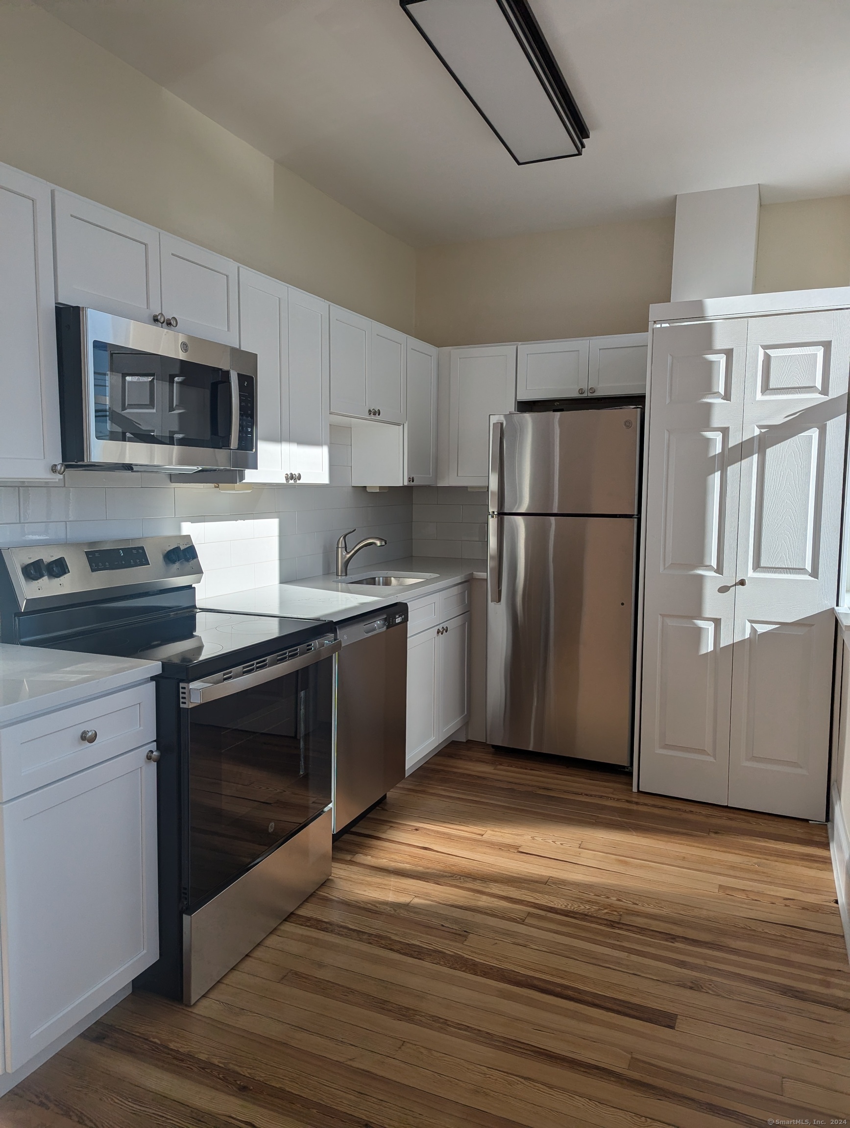 213 Liberty Square, Unit A Norwalk, CT 06855 - Photo 2 of 23