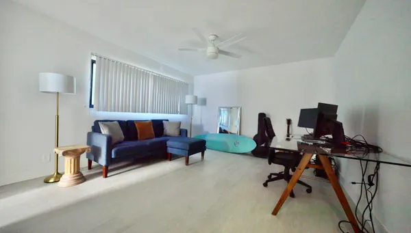 $4,999 | 871 Northeast 27th Avenue, Pompano Beach, FL 33062