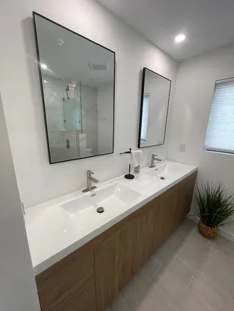 $4,999 | 871 Northeast 27th Avenue, Pompano Beach, FL 33062