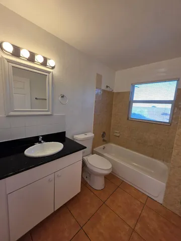 $2,000 | 1508 Barton Road, Unit 1510A, Lake Worth Beach, FL 33460