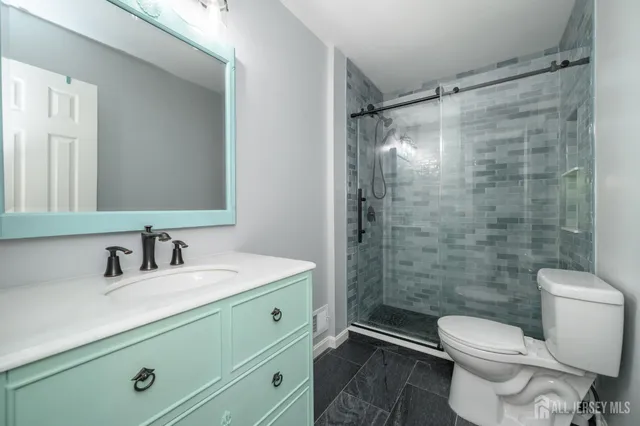 $450,000 | 6 Stowe Court, Freehold, NJ 07728