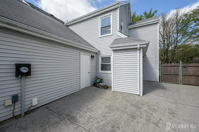 $450,000 | 6 Stowe Court, Freehold, NJ 07728