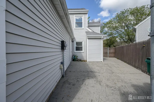 $450,000 | 6 Stowe Court, Freehold, NJ 07728