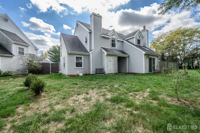 $450,000 | 6 Stowe Court, Freehold, NJ 07728