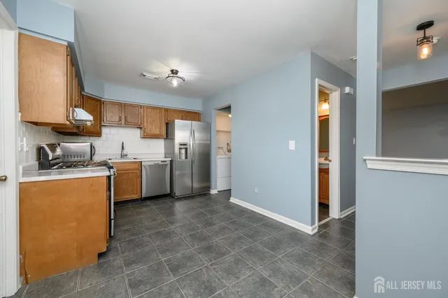 $450,000 | 6 Stowe Court, Freehold, NJ 07728