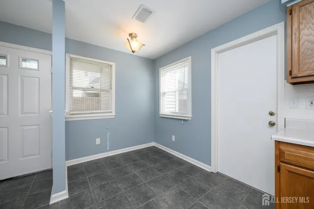 $450,000 | 6 Stowe Court, Freehold, NJ 07728