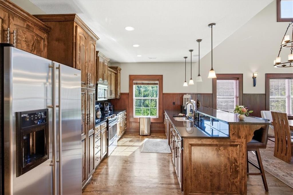 10875 Allen Way Parkville, MO 64152 - Photo 16 of 57