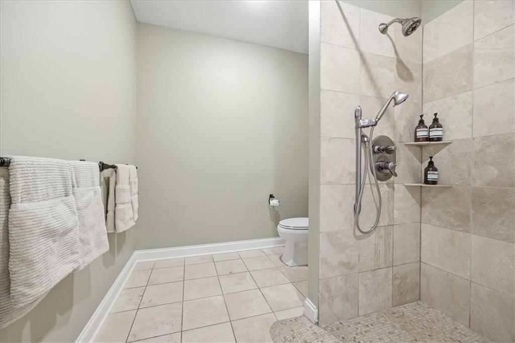 10875 Allen Way Parkville, MO 64152 - Photo 25 of 57