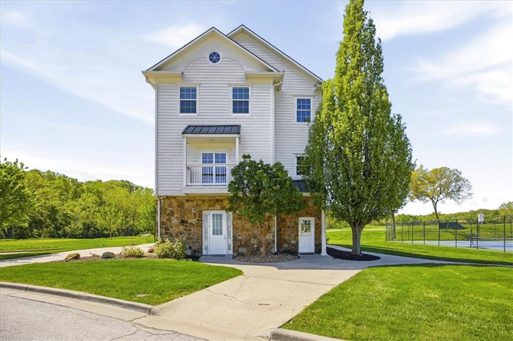 10875 Allen Way Parkville, MO 64152 - Photo 4 of 57