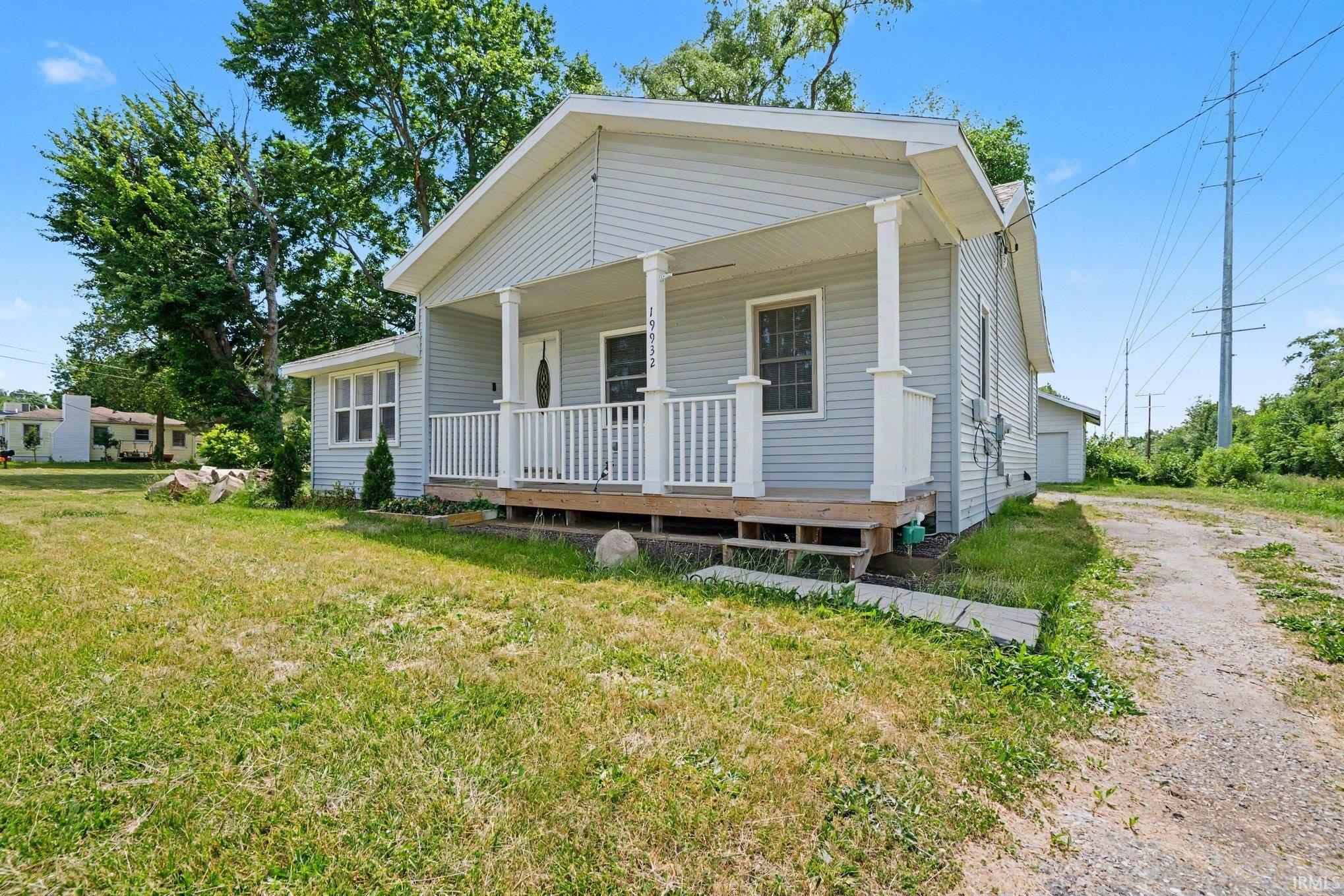 19932 Auten Road South Bend, IN 46637 - Photo 3 of 32