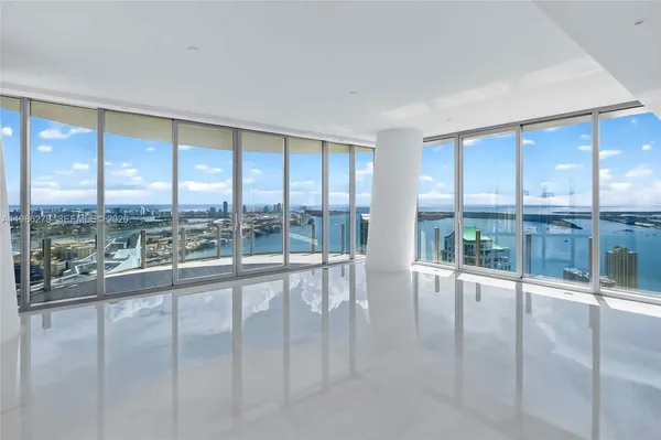 $6,500,000 | 300 Biscayne Blvd Way, Unit 4901E, Miami, FL 33131