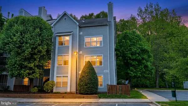 $1,950 | 18520 Boysenberry Drive, Unit 166, Gaithersburg, MD 20886