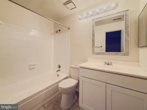 $1,950 | 18520 Boysenberry Drive, Unit 166, Gaithersburg, MD 20886
