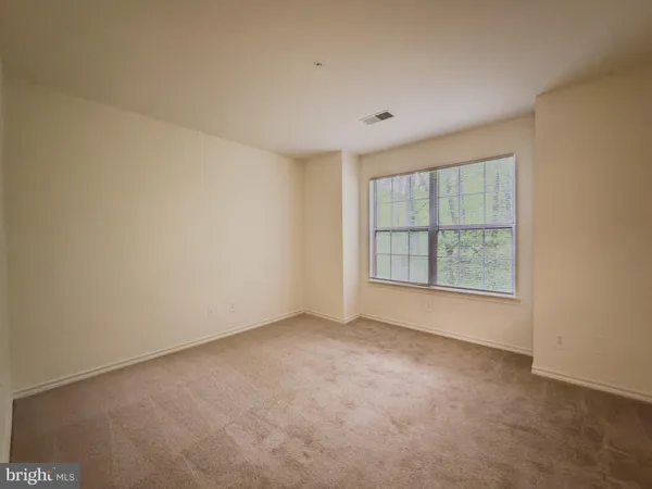 $1,950 | 18520 Boysenberry Drive, Unit 166, Gaithersburg, MD 20886