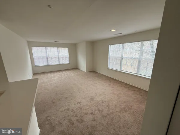 $1,995 | 18520 Boysenberry Drive, Unit 230, Gaithersburg, MD 20886