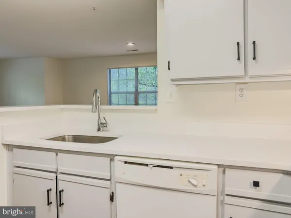 $1,950 | 18520 Boysenberry Drive, Unit 166, Gaithersburg, MD 20886