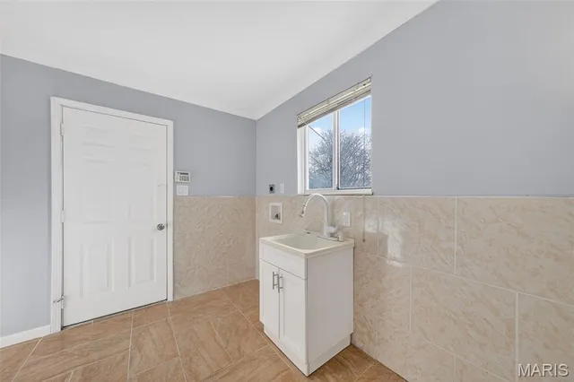 $390,000 | 1852 Partridge Berry Drive, Florissant, MO 63031