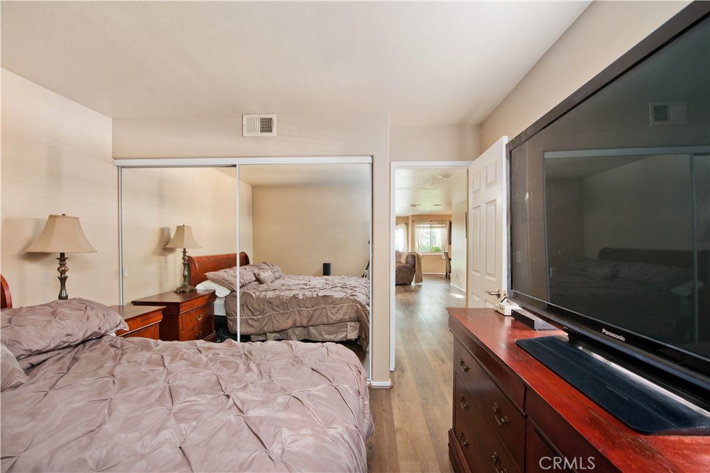 25829 Blake Court Stevenson Ranch, CA 91381 - Photo 15 of 33 Downstairs Guest bedroom
