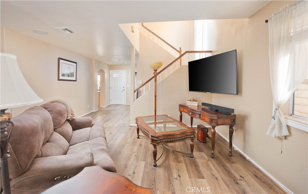 25829 Blake Court Stevenson Ranch, CA 91381 - Photo 7 of 33 Family Room