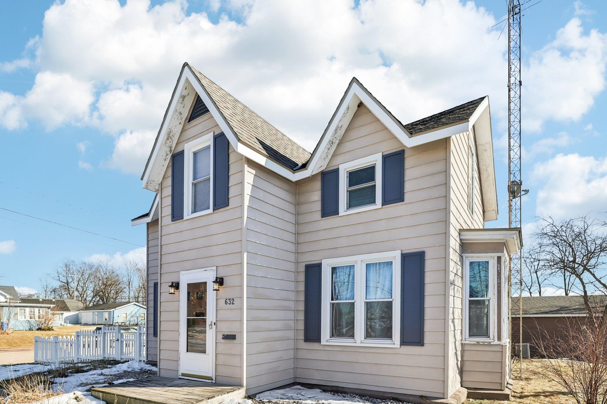 632 East Cook Street Portage, WI 53901 - Photo 7 of 54