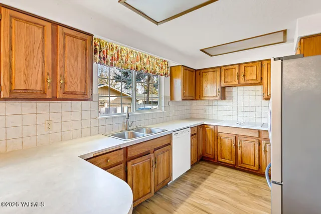 $315,000 | 619 North 32nd Avenue, Unit 13, Yakima, WA 98902