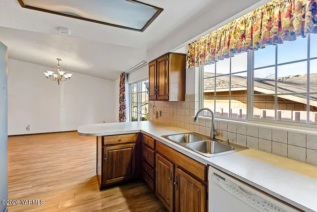 $315,000 | 619 North 32nd Avenue, Unit 13, Yakima, WA 98902