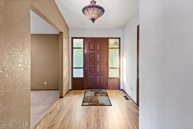 $315,000 | 619 North 32nd Avenue, Unit 13, Yakima, WA 98902