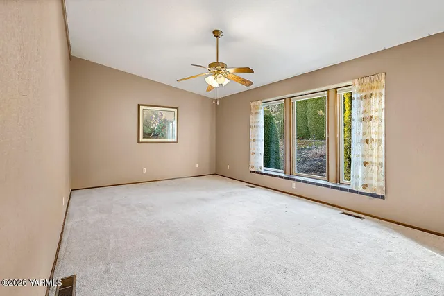 $315,000 | 619 North 32nd Avenue, Unit 13, Yakima, WA 98902