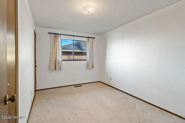 $309,900 | 619 North 32nd Avenue, Unit 13, Yakima, WA 98902
