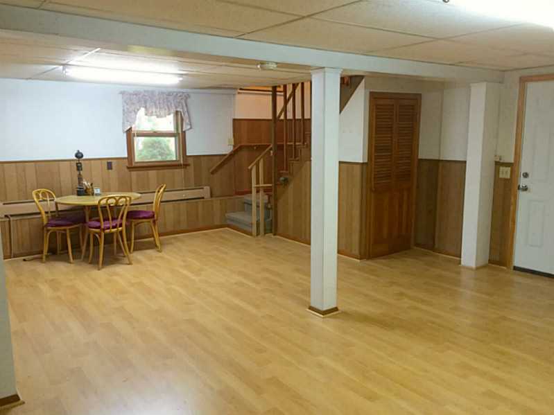 45 Chestnut Road North Kingstown, RI 02852 - Photo 20 of 25 Den/Family/Great Room.
