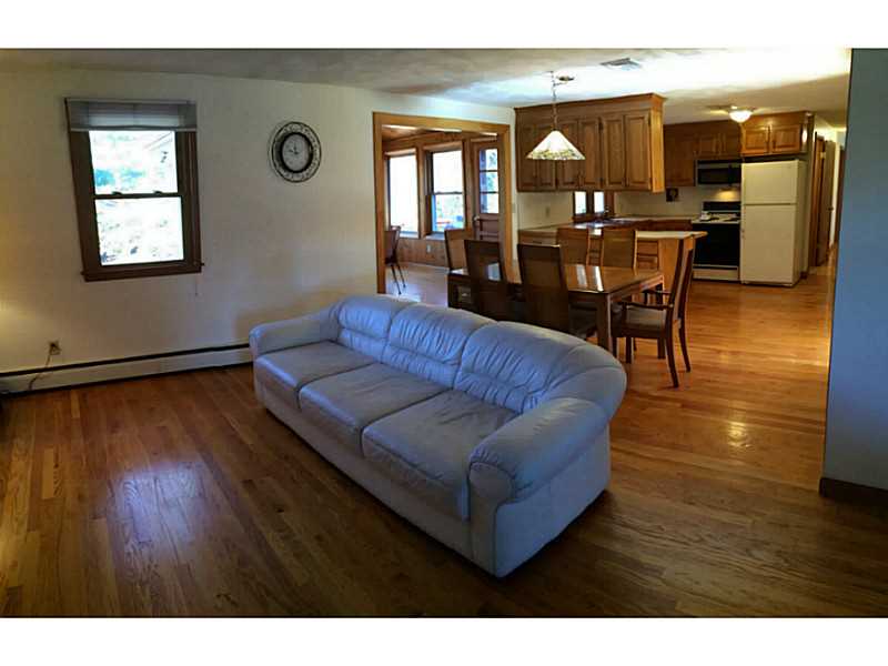 45 Chestnut Road North Kingstown, RI 02852 - Photo 3 of 25 Living Room.