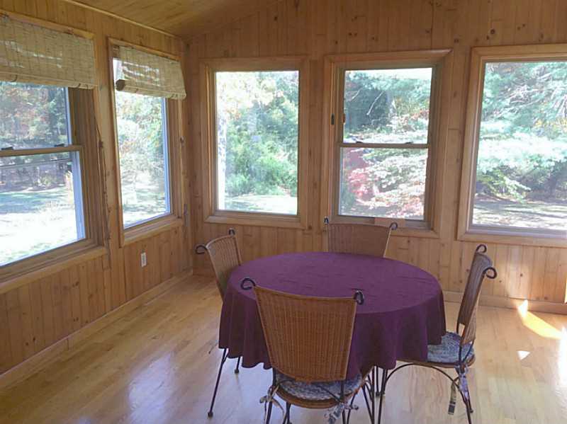 45 Chestnut Road North Kingstown, RI 02852 - Photo 5 of 25 Den/Family/Great Room.