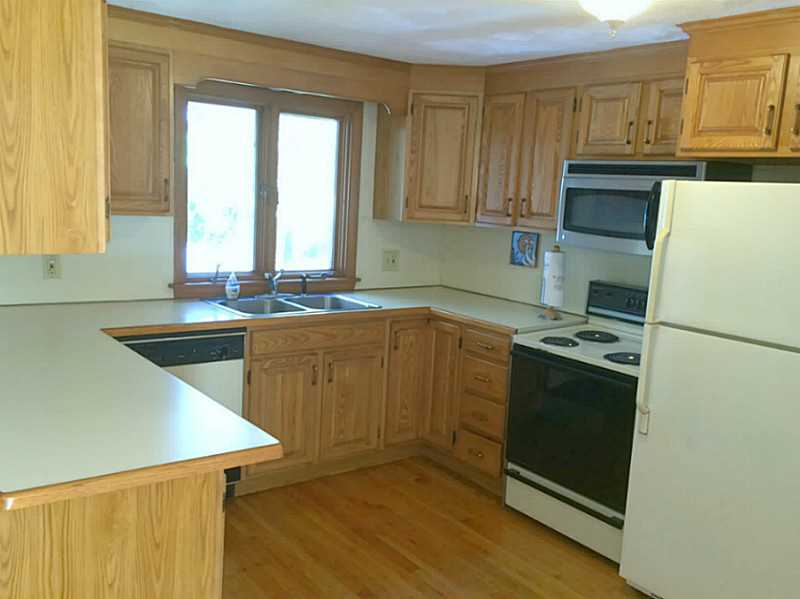 45 Chestnut Road North Kingstown, RI 02852 - Photo 10 of 25 Kitchen.
