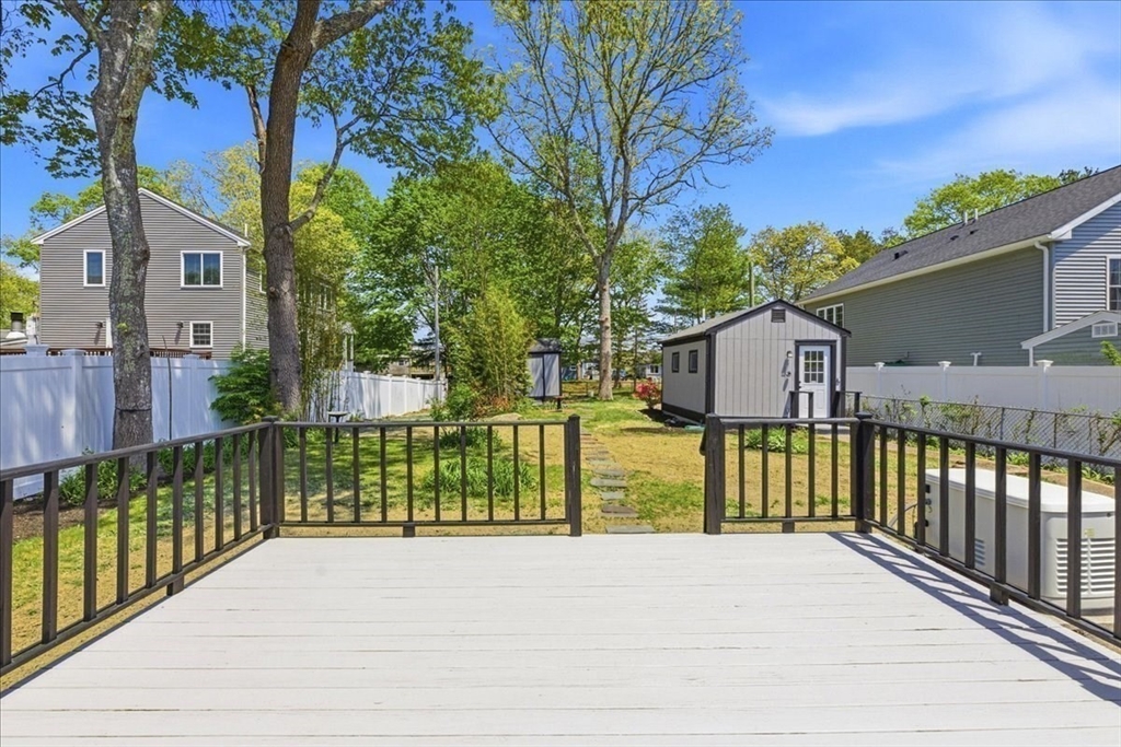 64 Rose Point Avenue Wareham, MA 02576 - Photo 4 of 37