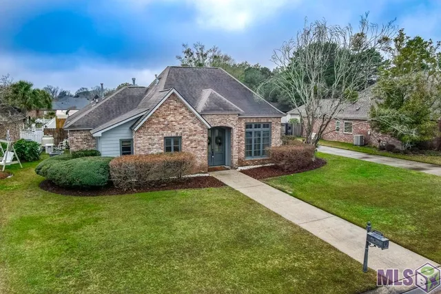 $625,000 | 16503 East Spanish Oaks Court, Prairieville, LA 70769