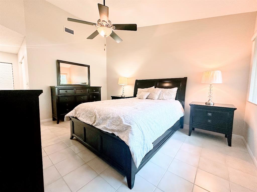 9202 Northwest 9th Court, Unit 9202 Plantation, FL 33324 - Photo 5 of 14