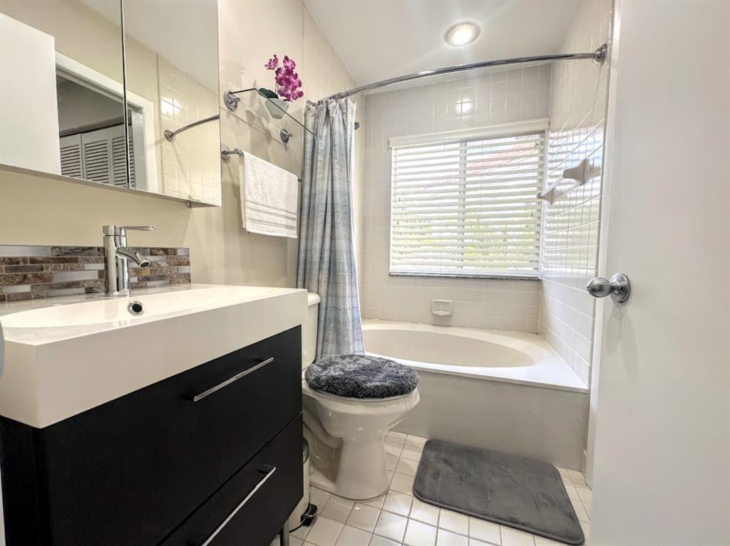 9202 Northwest 9th Court, Unit 9202 Plantation, FL 33324 - Photo 6 of 14