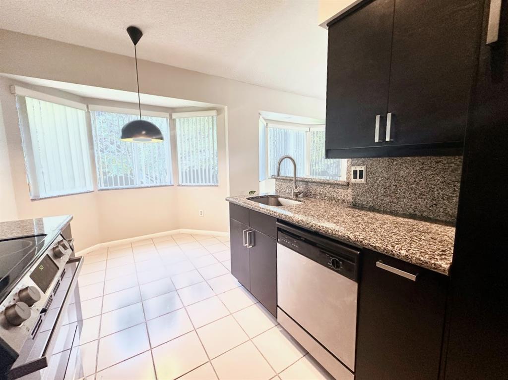 9202 Northwest 9th Court, Unit 9202 Plantation, FL 33324 - Photo 8 of 14