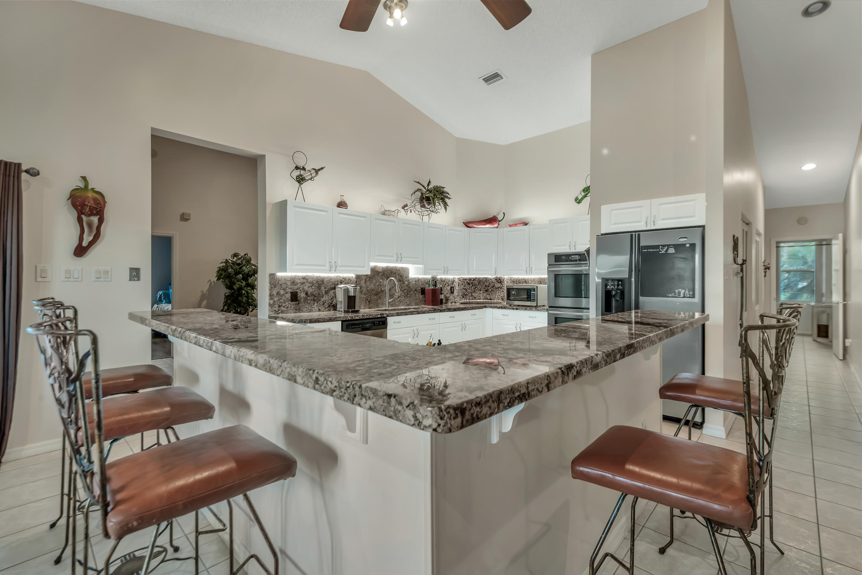 2379 B Road Loxahatchee Groves, FL 33470 - Photo 6 of 21 Kitchen
