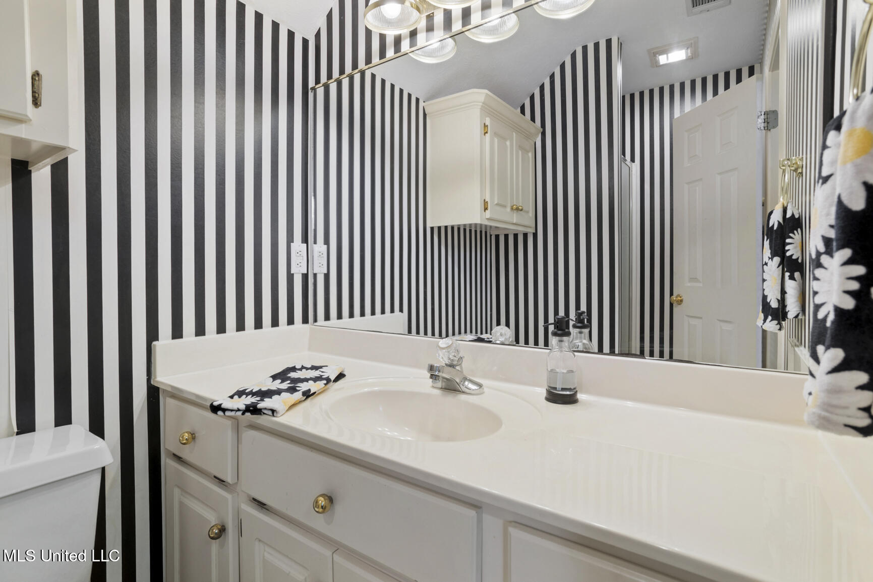 102 Park Place Clinton, MS 39056 - Photo 33 of 36 102 Park Place-36