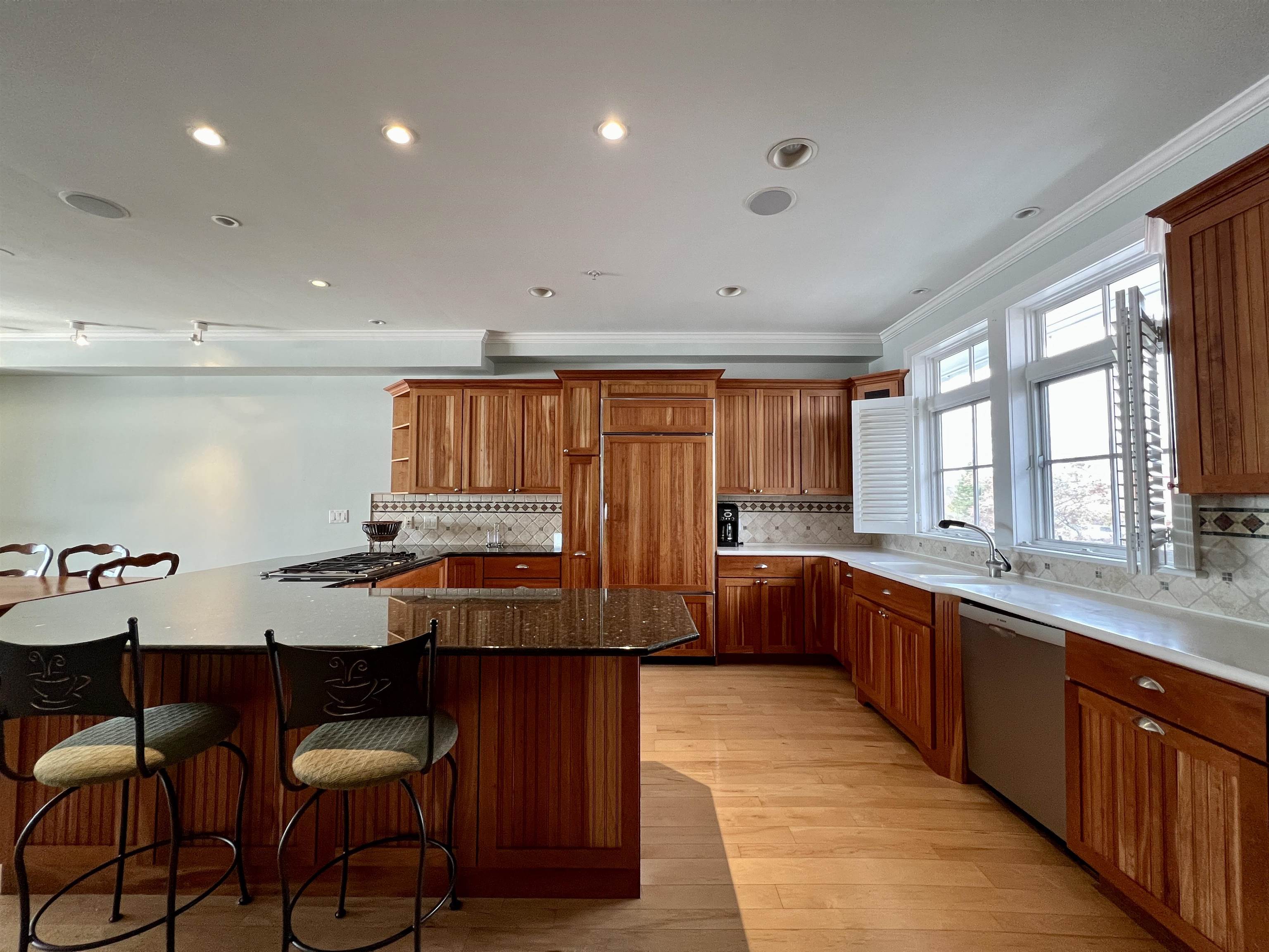 4 Island Avenue, Unit 4 Kittery, ME 03904 - Photo 11 of 47