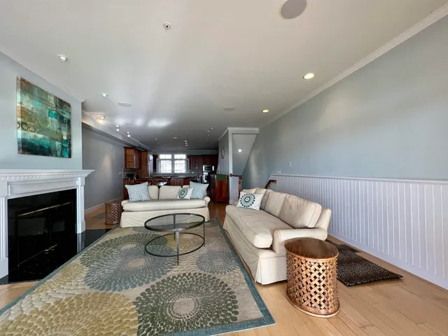 $4,500 | 4 Island Avenue, Unit 4, Kittery, ME 03904