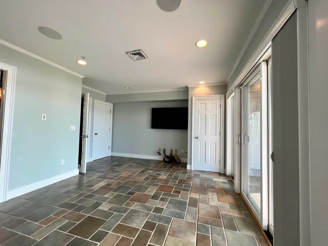 $4,500 | 4 Island Avenue, Unit 4, Kittery, ME 03904