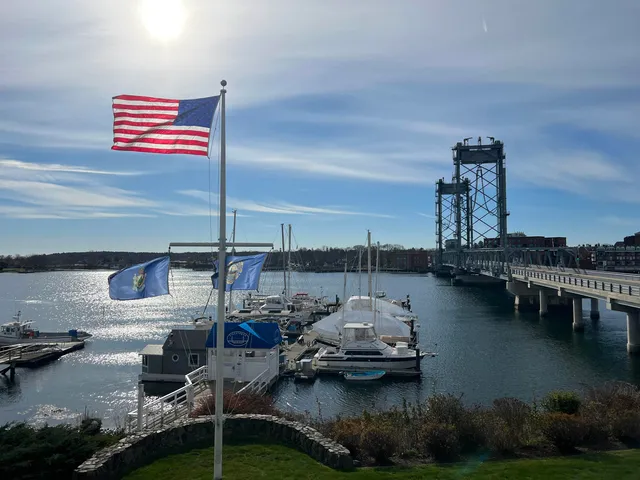 $4,500 | 4 Island Avenue, Unit 4, Kittery, ME 03904