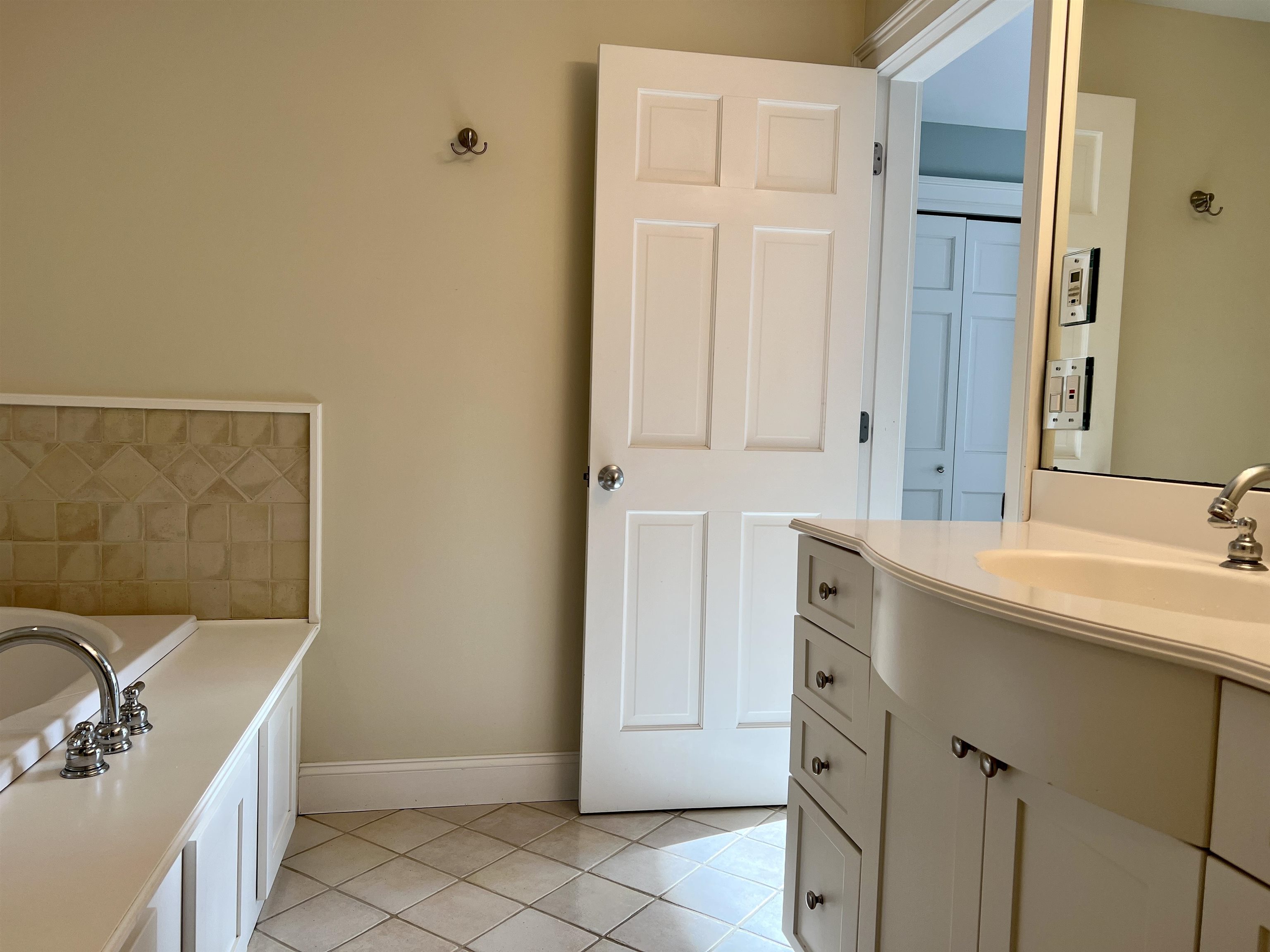 4 Island Avenue, Unit 4 Kittery, ME 03904 - Photo 21 of 47