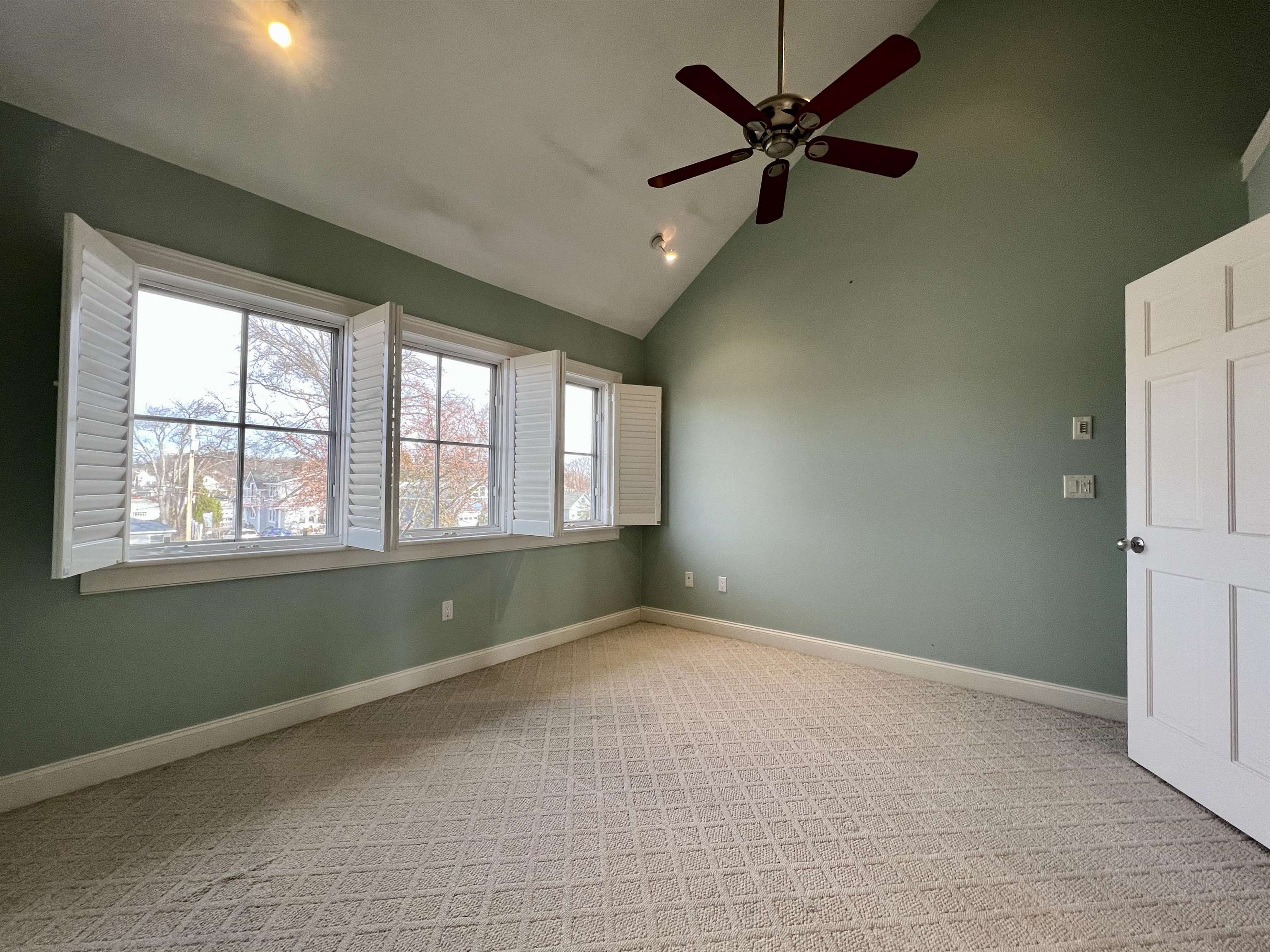 4 Island Avenue, Unit 4 Kittery, ME 03904 - Photo 27 of 47