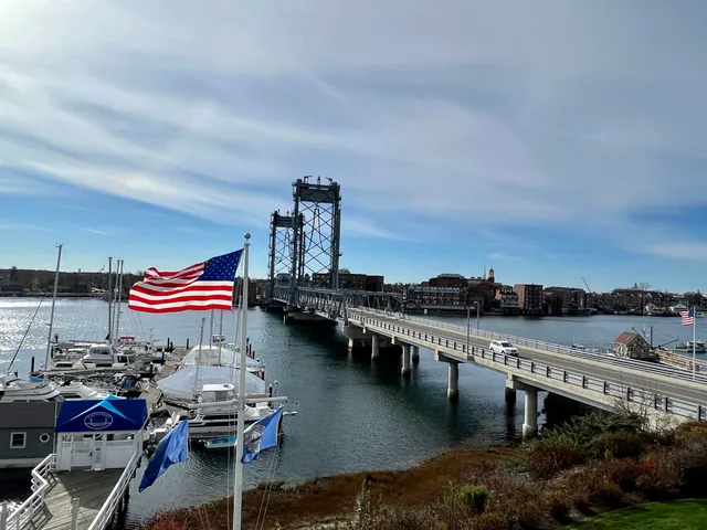 $4,500 | 4 Island Avenue, Unit 4, Kittery, ME 03904