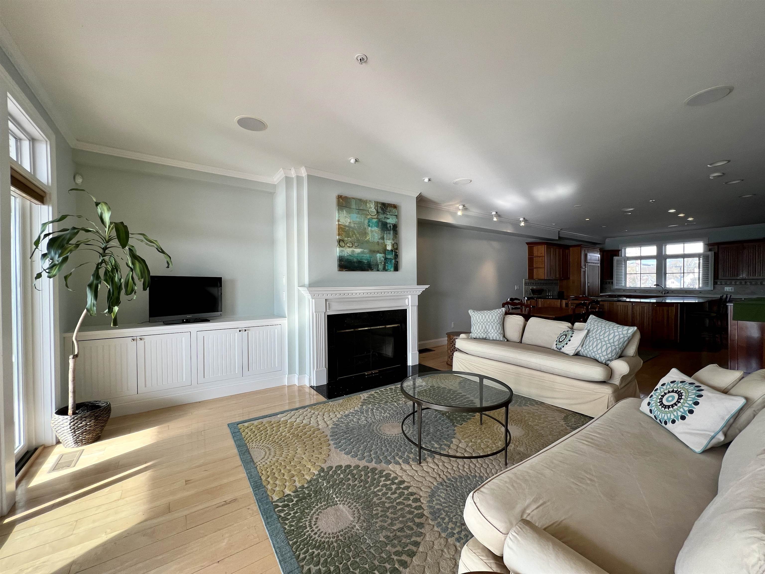 4 Island Avenue, Unit 4 Kittery, ME 03904 - Photo 4 of 47